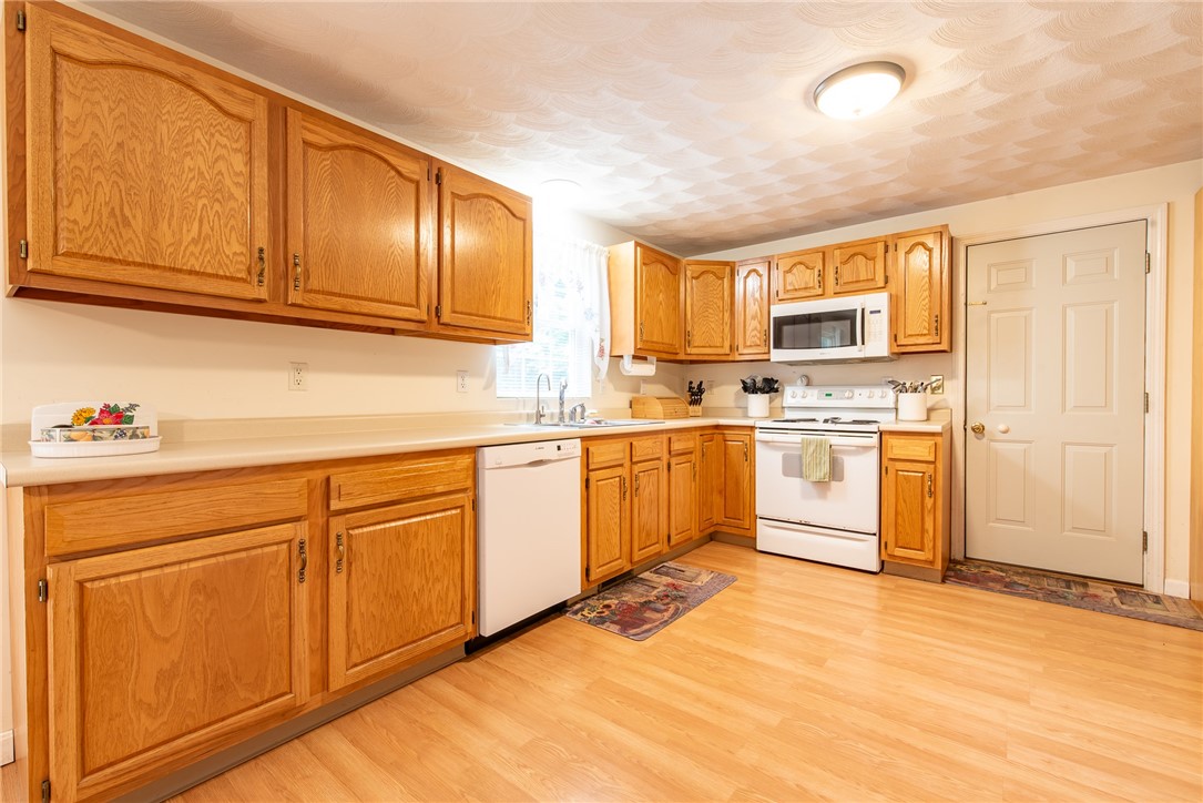 18 Casey Lane Coventry, RI 02816 - Photo 29 of 49