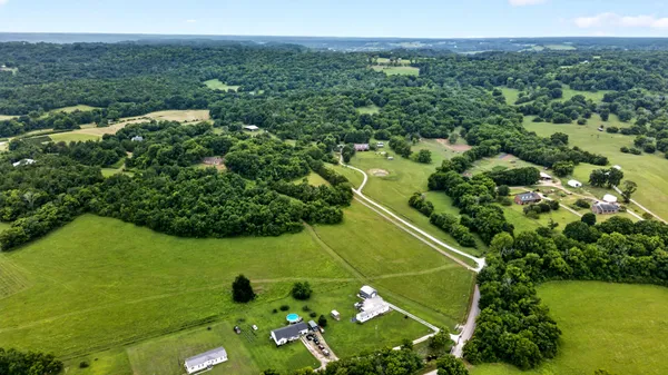 2255 Arthur Hutcherson Road, Columbia, TN 38401
