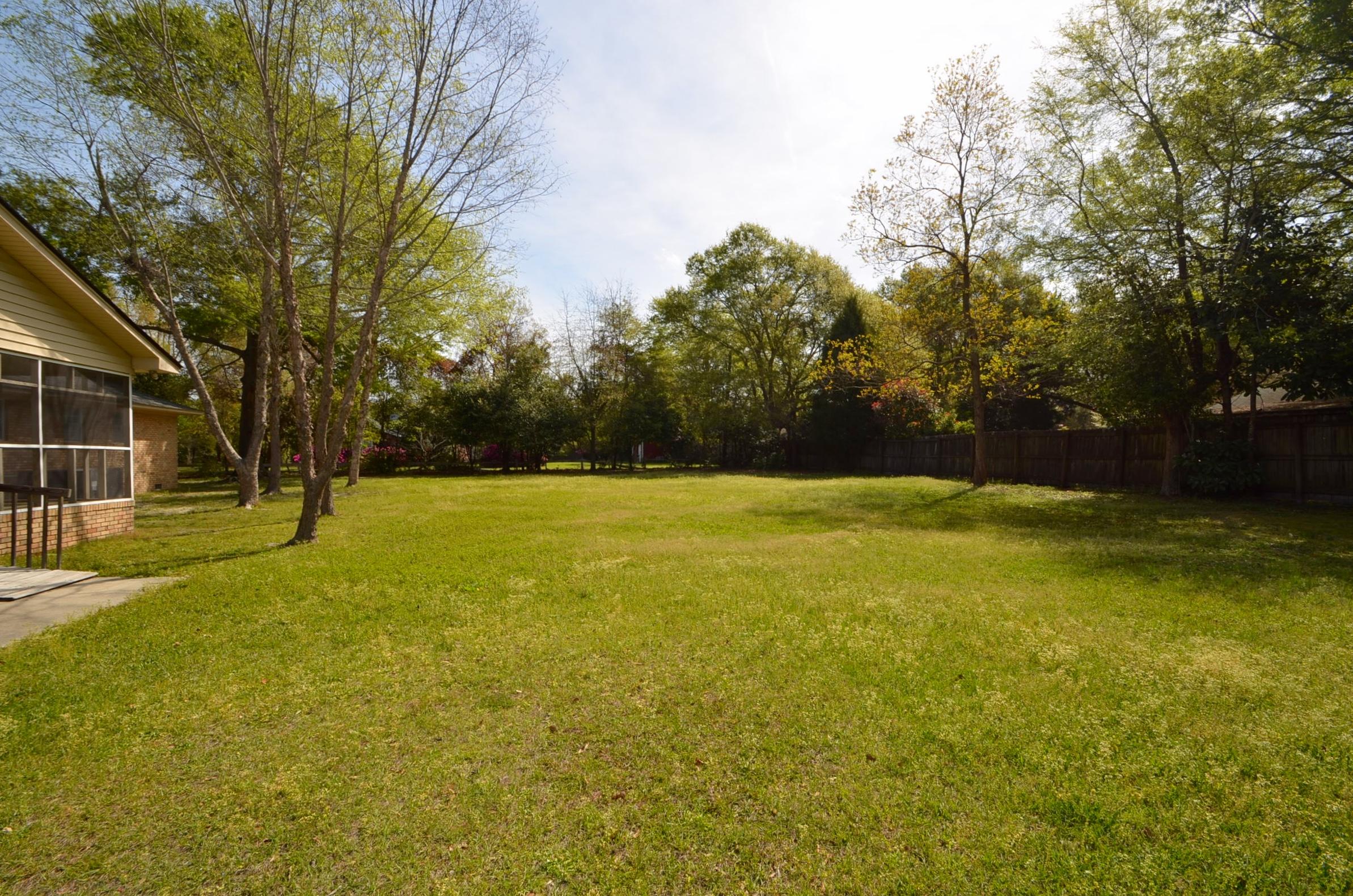 215 Quail Street Pinopolis, SC 29469 - Photo 3 of 27 DSC_1050