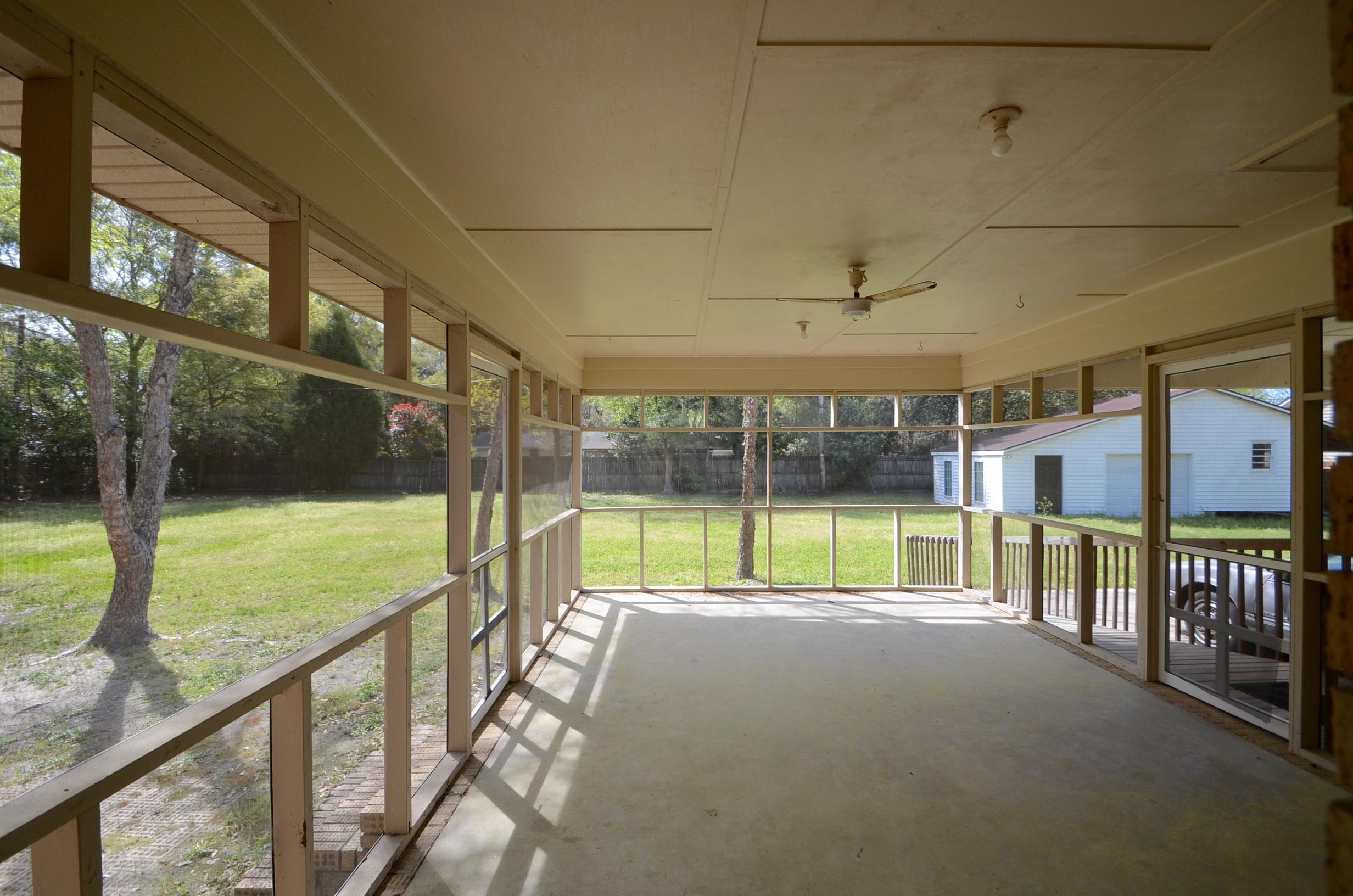 215 Quail Street Pinopolis, SC 29469 - Photo 5 of 27 DSC_1048