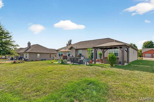 $425,000 | 32 Adderly Lane, Millstadt, IL 62260