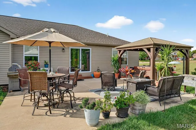 $425,000 | 32 Adderly Lane, Millstadt, IL 62260