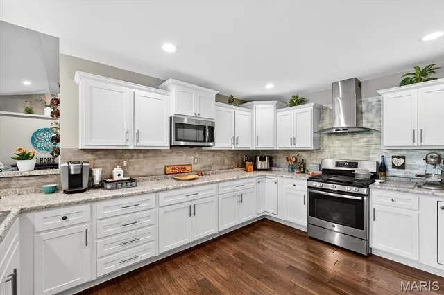 $425,000 | 32 Adderly Lane, Millstadt, IL 62260