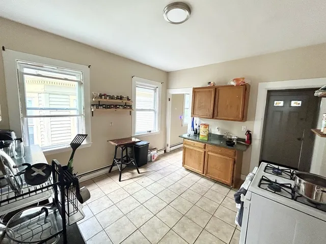 $7,600 | 72 Calumet Street, Unit 3, Boston, MA 02120