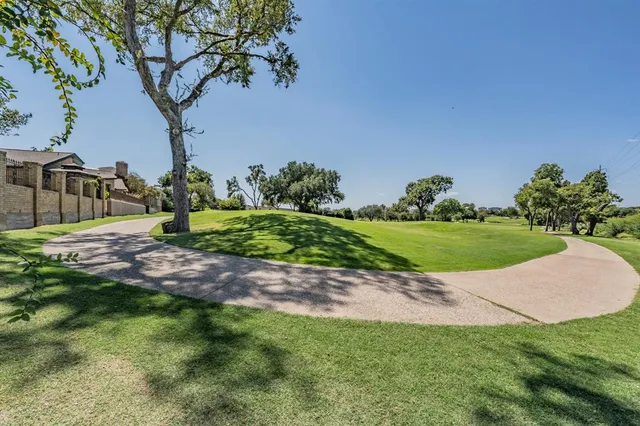 $3,500 | 16056 Chalfont Court, Dallas, TX 75248