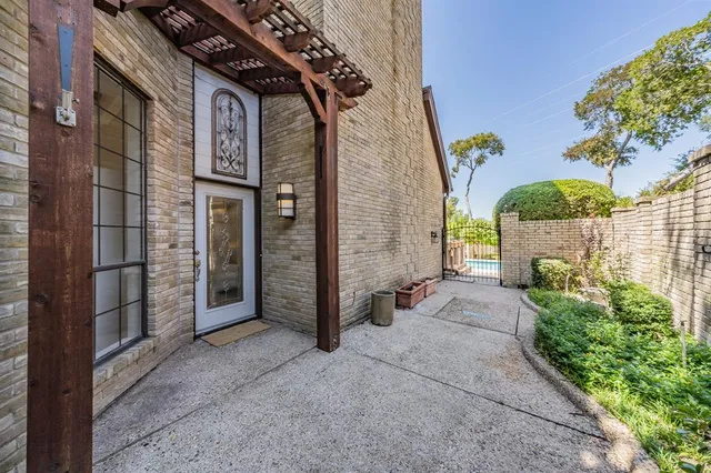 $3,500 | 16056 Chalfont Court, Dallas, TX 75248