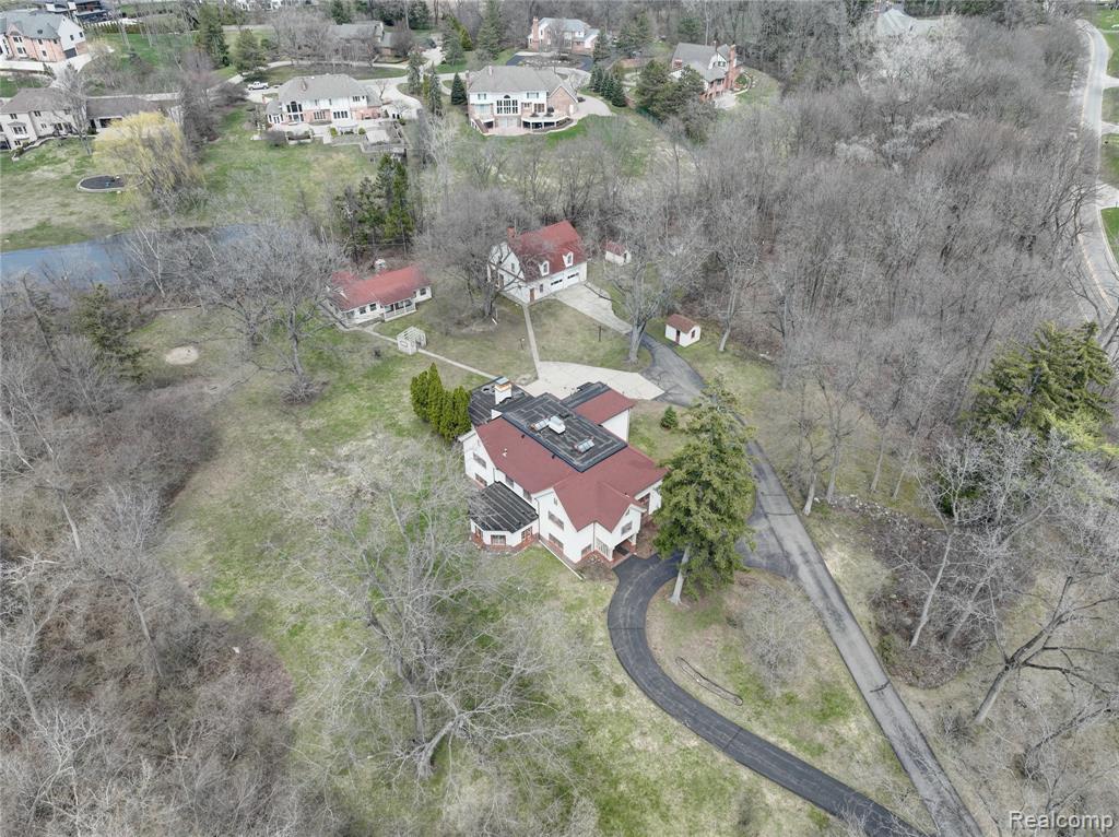 5044 Charing Cross Road Bloomfield Hills, MI 48304 - Photo 3 of 27