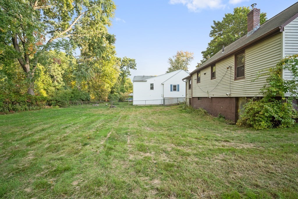 90 Oxford Road Holyoke, MA 01040 - Photo 25 of 29 a house view with a garden space