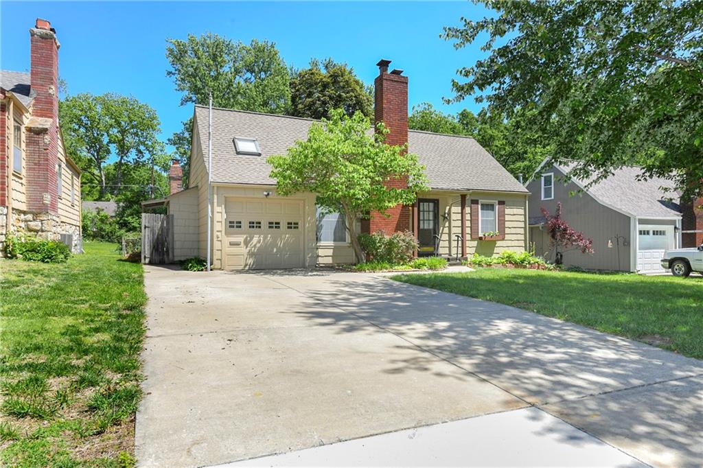 5327 Outlook Street Mission, KS 66202 - Photo 3 of 47