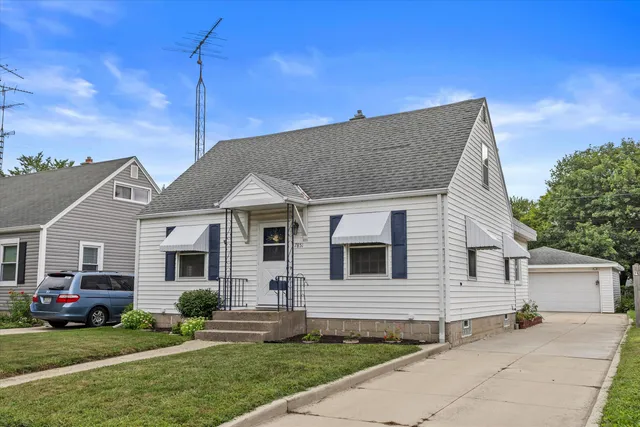 $299,900 | 7851 19th Avenue, Kenosha, WI 53143