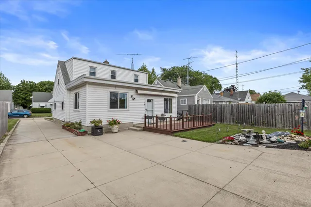 $299,900 | 7851 19th Avenue, Kenosha, WI 53143