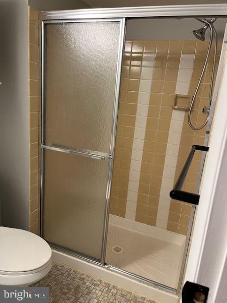 430 B Willow Turn Mount Laurel, NJ 08054 - Photo 10 of 19 a bathroom with a shower and a toilet