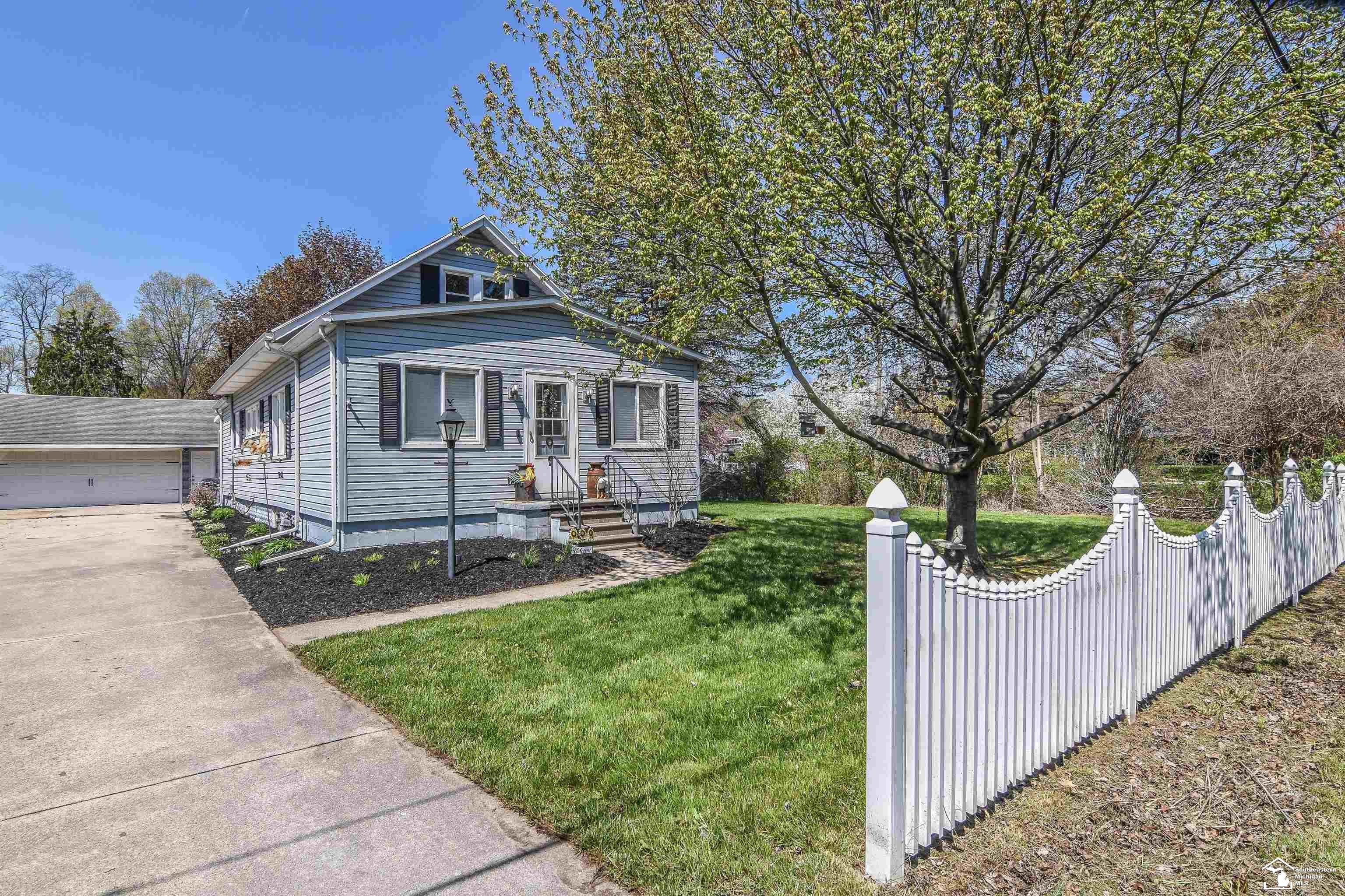 7953 Jackman Road Temperance, MI 48182 - Photo 17 of 55 50107961-16.JPG