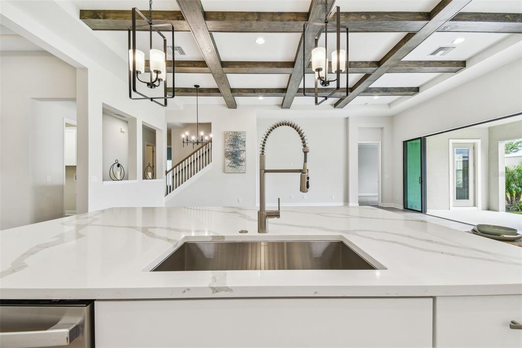 11146 Rustic Timber Loop San Antonio, FL 33576 - Photo 12 of 99