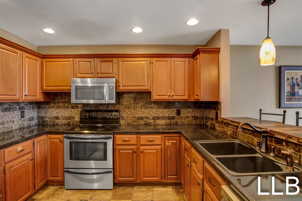 2982 Ridgeview Street Muskegon, MI 49445 - Photo 13 of 47