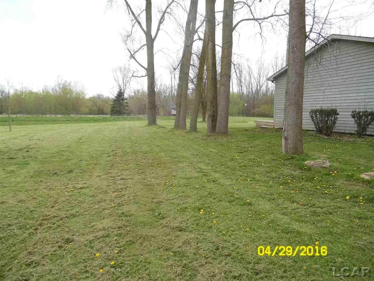 6915 Burton Road Adrian, MI 49221 - Photo 7 of 45 31289012-6.JPG