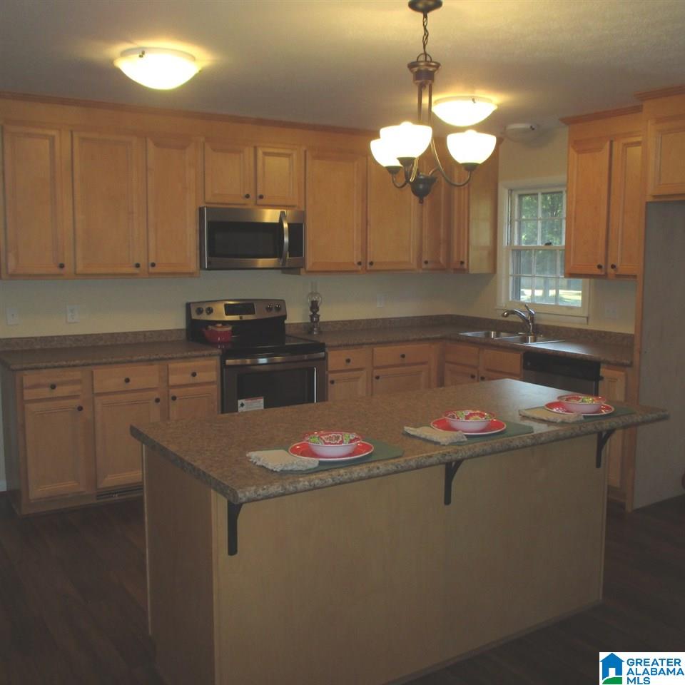220 20th Street Oneonta, AL 35121 - Photo 2 of 20
