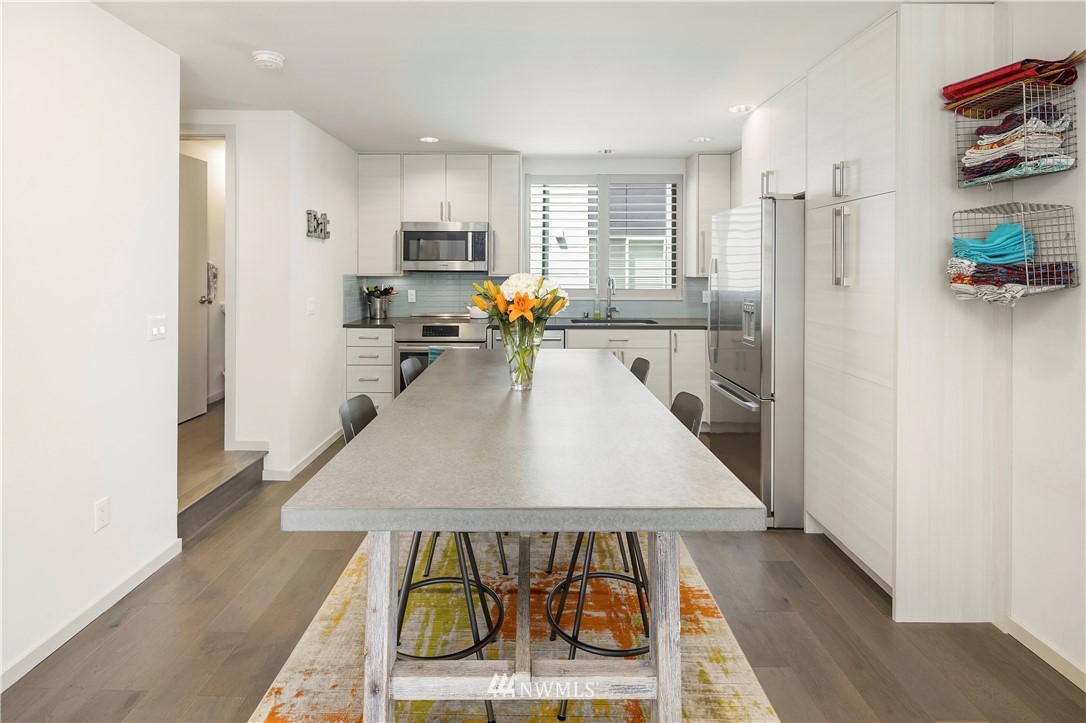 2415 Wickstrom Place Southwest Seattle, WA 98116 - Photo 11 of 35 Gallery Image 11