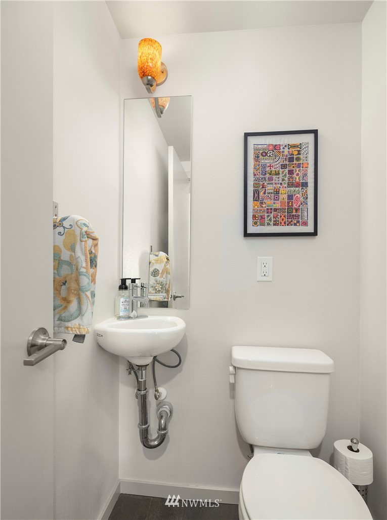 2415 Wickstrom Place Southwest Seattle, WA 98116 - Photo 13 of 35 Gallery Image 13