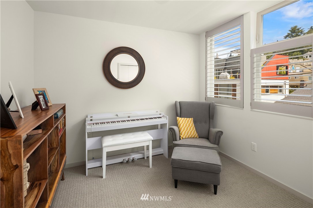 2415 Wickstrom Place Southwest Seattle, WA 98116 - Photo 15 of 35 Gallery Image 15