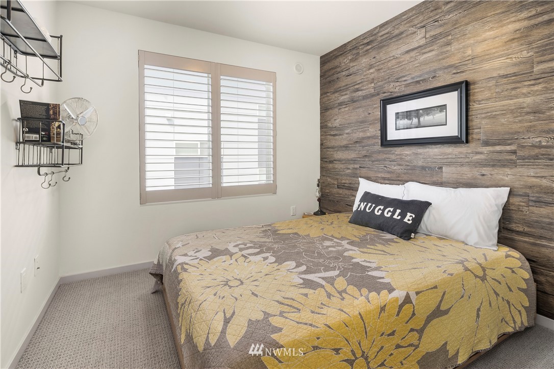 2415 Wickstrom Place Southwest Seattle, WA 98116 - Photo 17 of 35 Gallery Image 17
