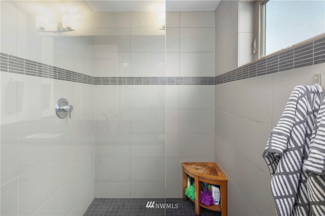2415 Wickstrom Place Southwest Seattle, WA 98116 - Photo 19 of 35 Gallery Image 19