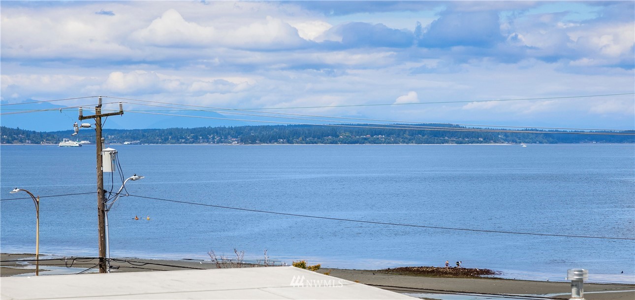 2415 Wickstrom Place Southwest Seattle, WA 98116 - Photo 26 of 35 Gallery Image 26