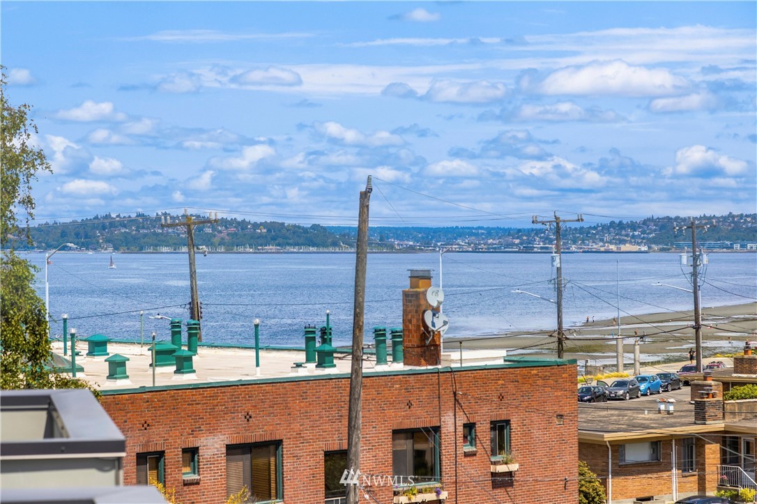 2415 Wickstrom Place Southwest Seattle, WA 98116 - Photo 29 of 35 Gallery Image 29