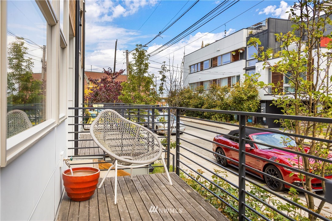 2415 Wickstrom Place Southwest Seattle, WA 98116 - Photo 30 of 35 Gallery Image 30