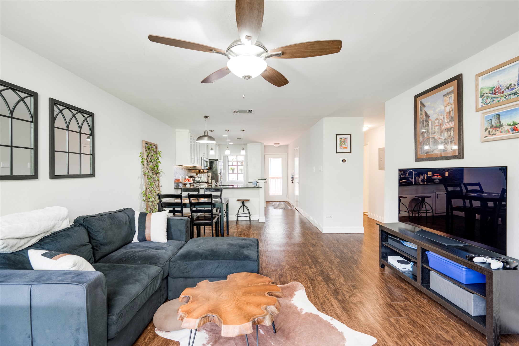 2215 Post Road, Unit 2076 Austin, TX 78704 - Photo 3 of 21 Gallery Image 3
