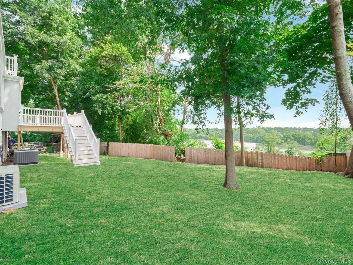 10 West Terrace Road Great Neck, NY 11023 - Photo 29 of 35 Gallery Image 29