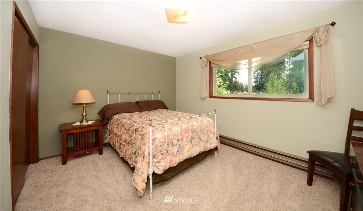 8215 173rd Avenue Southwest Rochester, WA 98579 - Photo 8 of 21