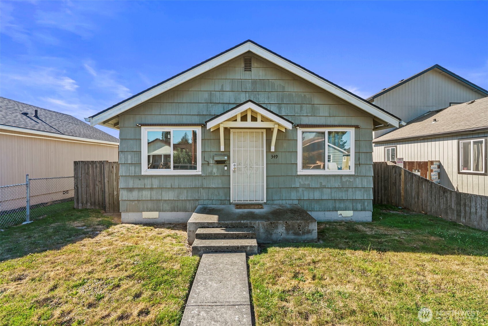 349 27th Avenue Longview, WA 98632 - Photo 3 of 23 a front view of a house with garden