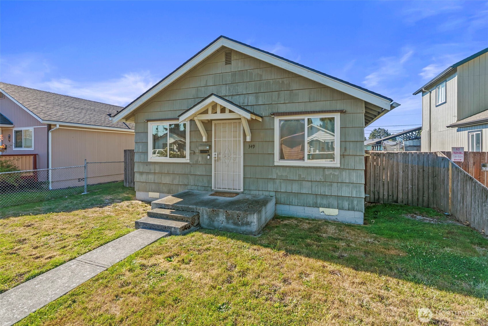 349 27th Avenue Longview, WA 98632 - Photo 4 of 23 a front view of a house with a yard