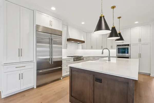 $903,800 | S360 Kellar Square, Geneva, IL 60134