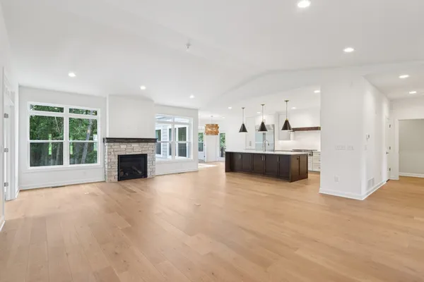 $903,800 | S360 Kellar Square, Geneva, IL 60134