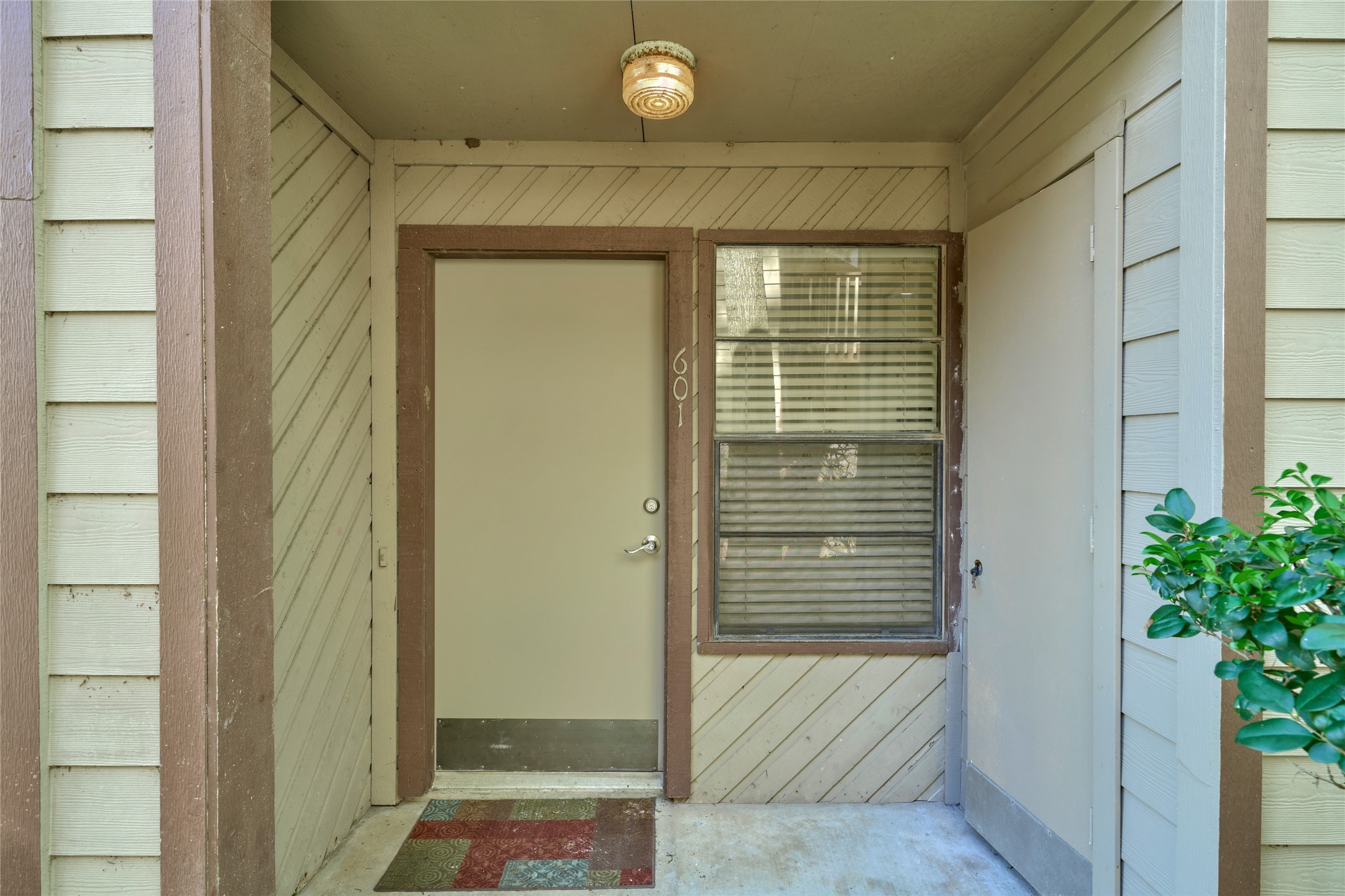 12900 Walden Road, Unit 601F Montgomery, TX 77356 - Photo 6 of 28 Welcome home to 601F. End unit condo on golf course with private entry.