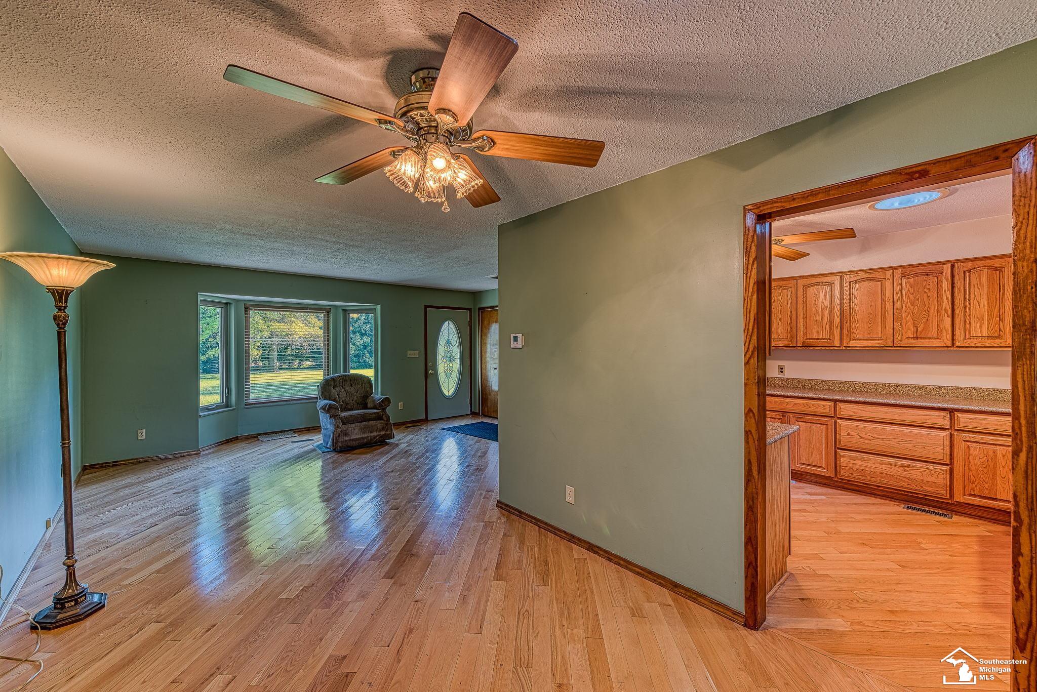 11533 Day Road Dundee, MI 48131 - Photo 5 of 34