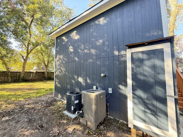 $1,550 | 2209 Gano Street, Unit 3, Houston, TX 77009