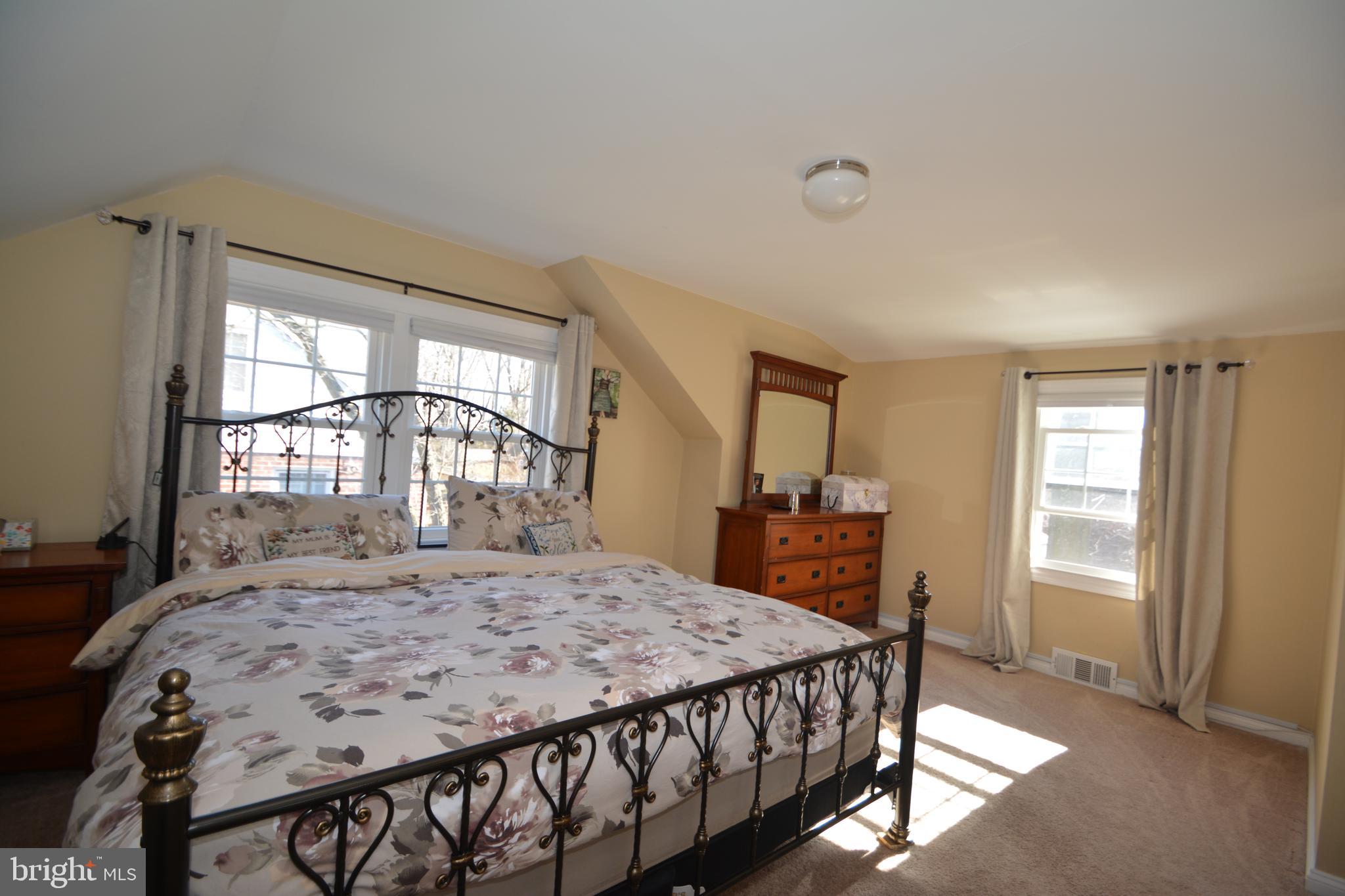 257 Golf Hills Road Havertown, PA 19083 - Photo 11 of 22