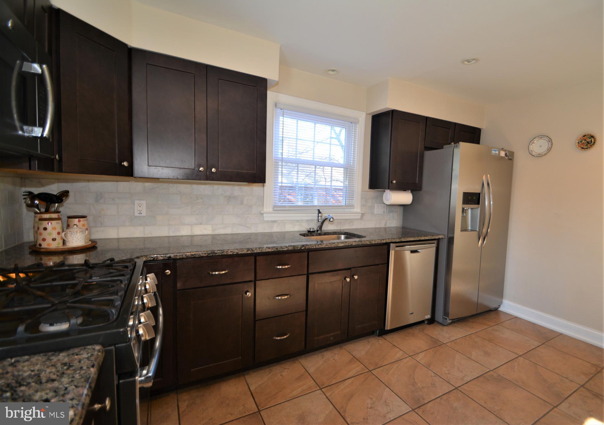 257 Golf Hills Road Havertown, PA 19083 - Photo 5 of 22