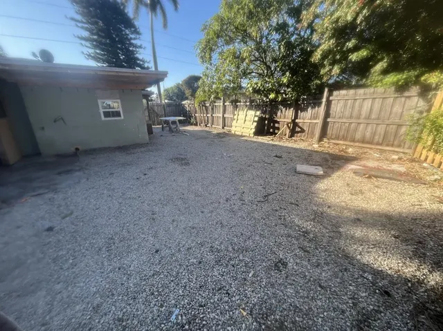 $2,275 | 2732 Northeast 12th Avenue, Pompano Beach, FL 33064