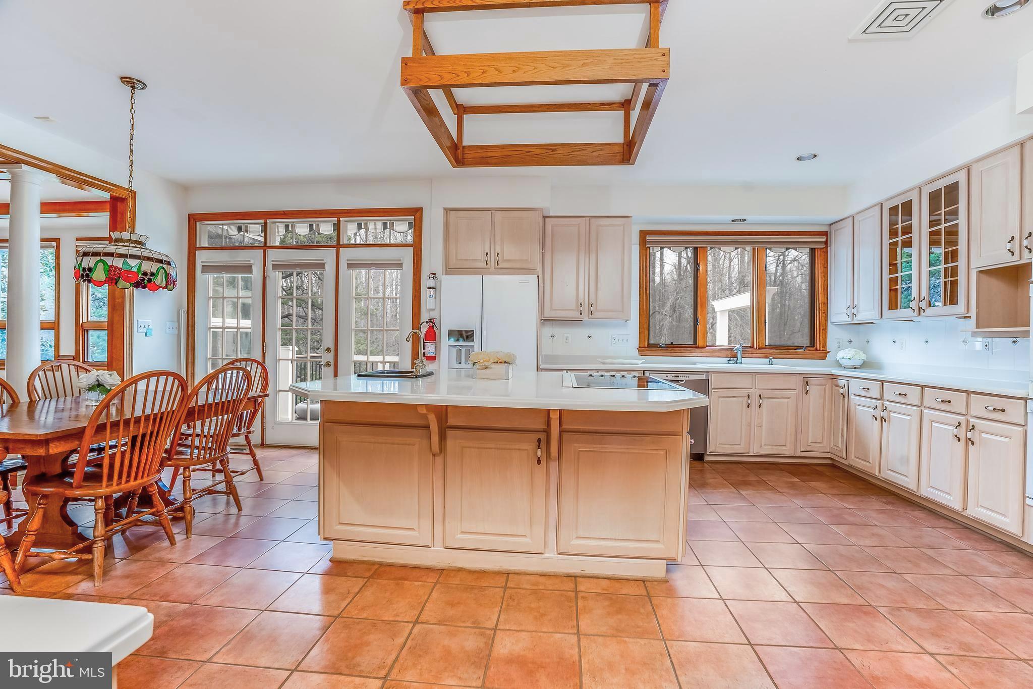11801 Chapel Road Clifton, VA 20124 - Photo 11 of 57 Kitchen, View 2