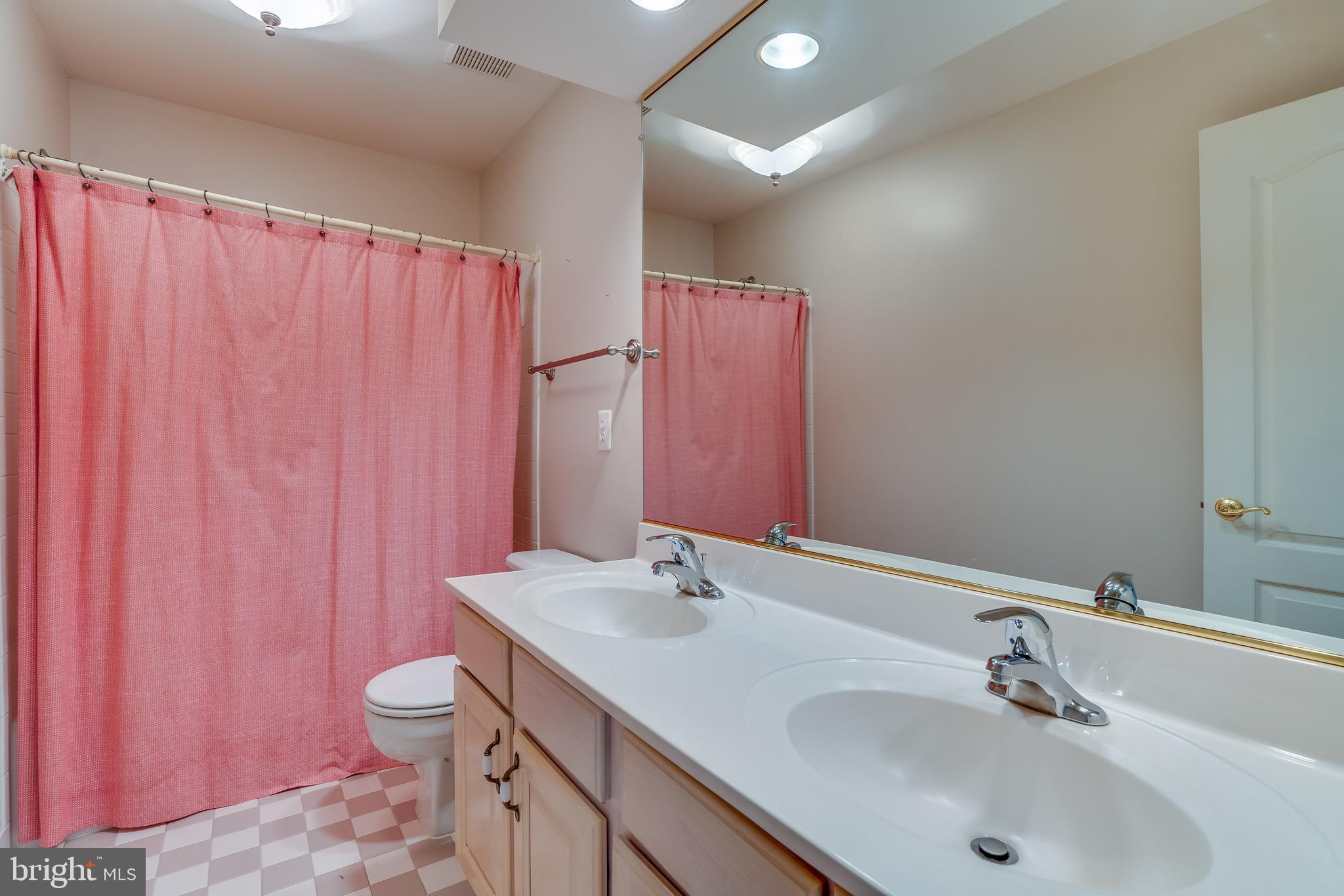 11801 Chapel Road Clifton, VA 20124 - Photo 33 of 57 Upper Hall Full Bath