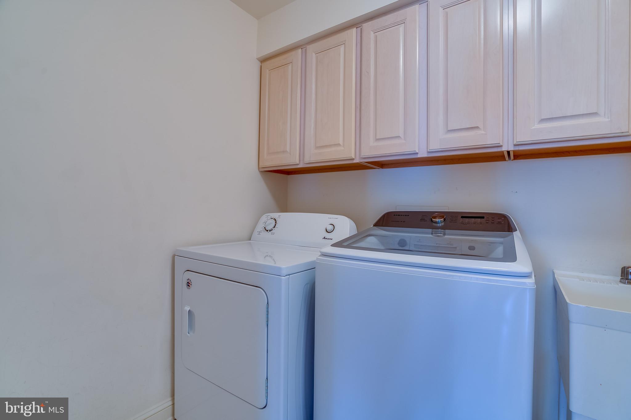 11801 Chapel Road Clifton, VA 20124 - Photo 36 of 57 Upper Level Laundry Area