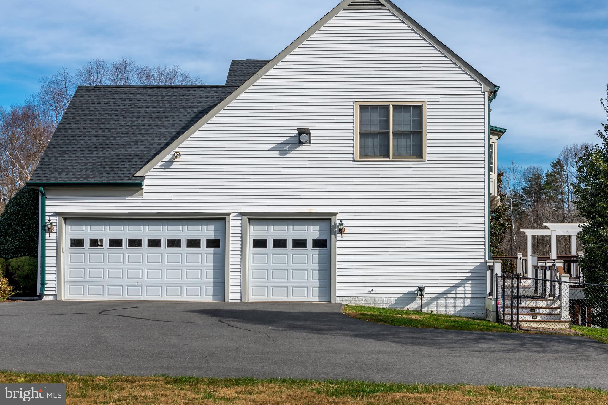 11801 Chapel Road Clifton, VA 20124 - Photo 53 of 57 3 Car Side garage