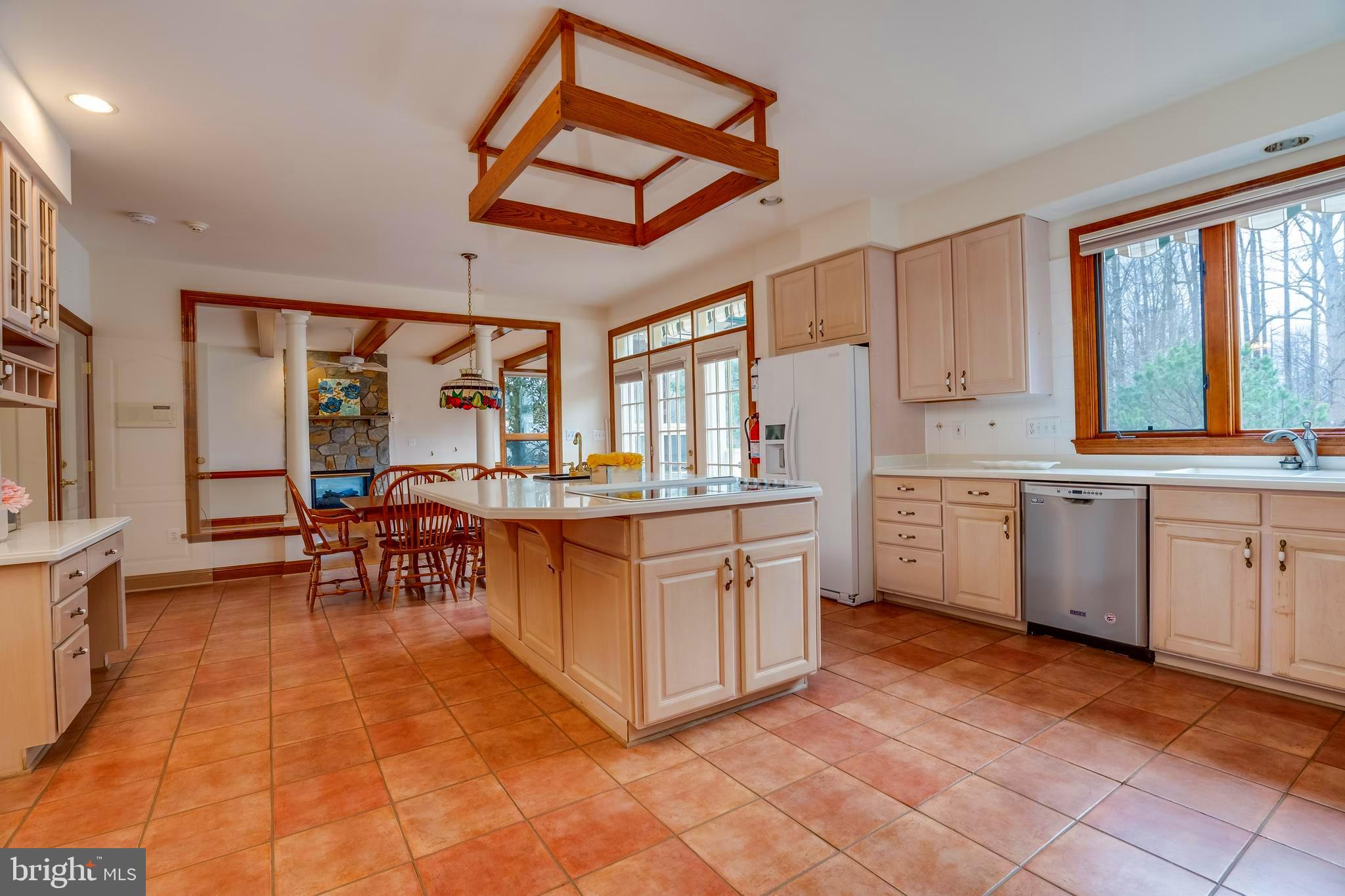 11801 Chapel Road Clifton, VA 20124 - Photo 10 of 57 Kitchen, View 1