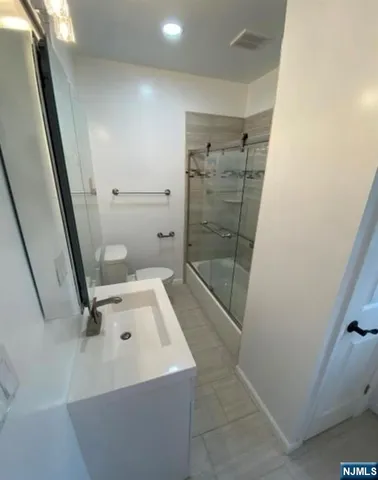 $3,200 | 20 Borig Place, Unit 2, Lodi, NJ 07644