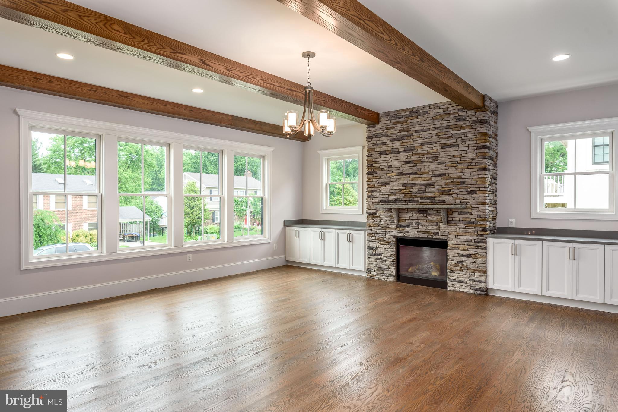 902 Ninovan Road Southeast Vienna, VA 22180 - Photo 3 of 12 Family Room