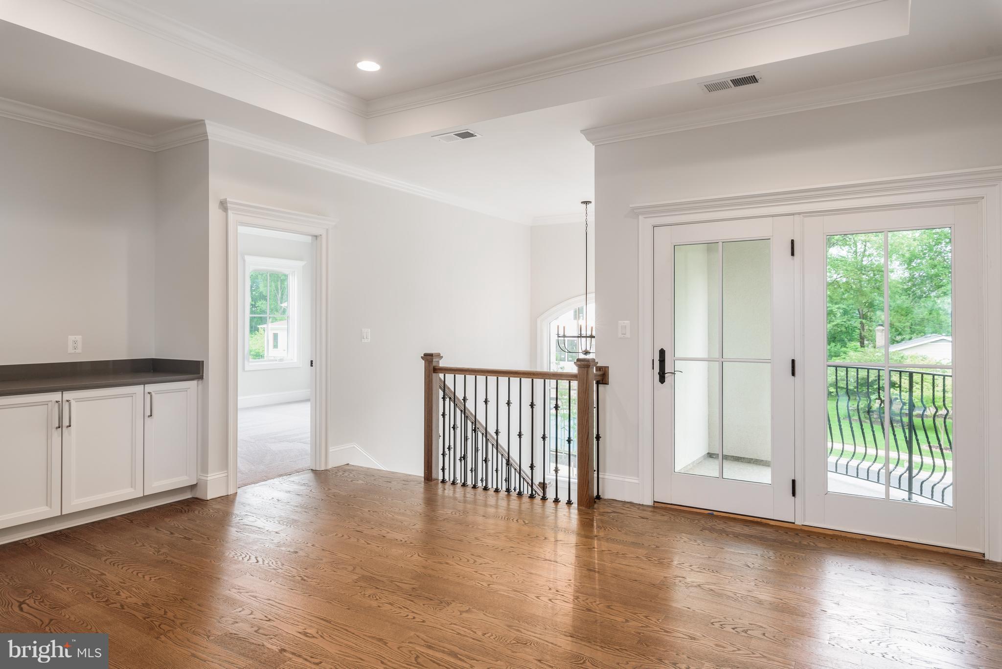902 Ninovan Road Southeast Vienna, VA 22180 - Photo 4 of 12 Interior (General)